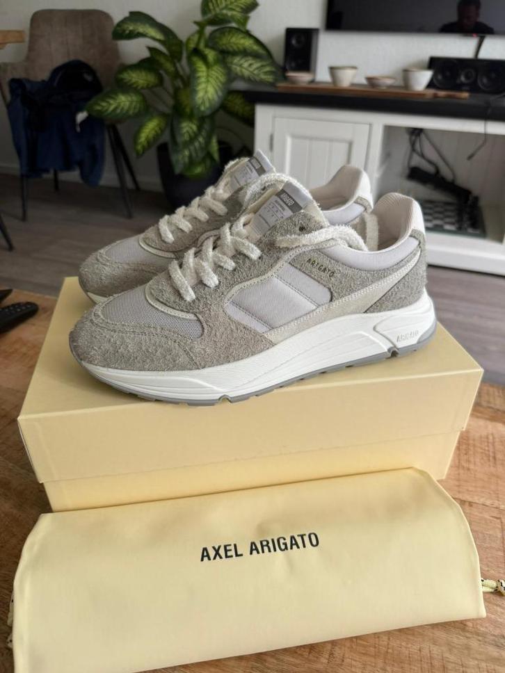 Axel Arigato Rush sneaker met suède - Maat EU 42 - NIEUW, Kleding | Heren, Schoenen, Nieuw, Sneakers of Gympen, Wit, Ophalen of Verzenden