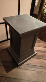 Sokkel zuil grijs massief gips, Ophalen, Zo goed als nieuw