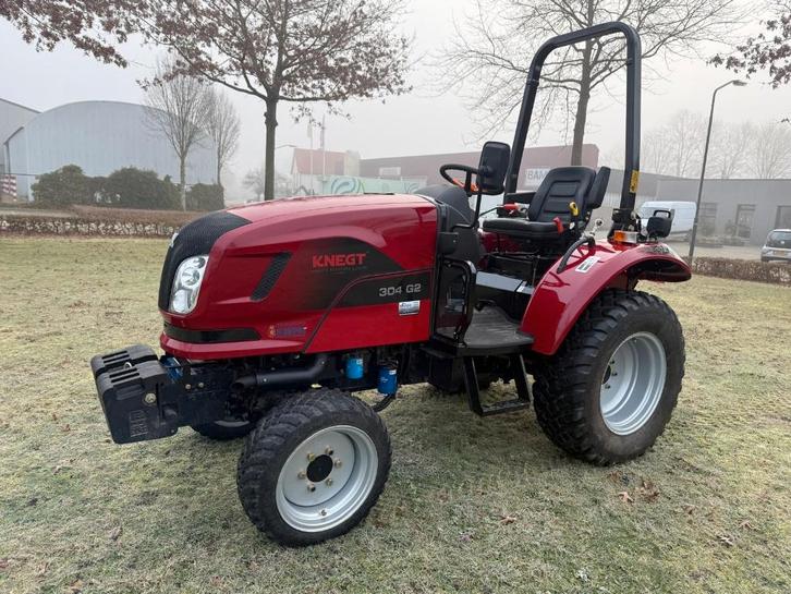 Knegt 304G2 DEMO 49uur, Zakelijke goederen, Agrarisch | Tractoren, tot 2500, Overige merken, tot 80 Pk, Nieuw, Ophalen