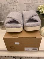 UGG sugar therry grey clogs maat 40 nieuw plateau, Kleding | Dames, Schoenen, Nieuw, Grijs, Slippers, Ophalen of Verzenden