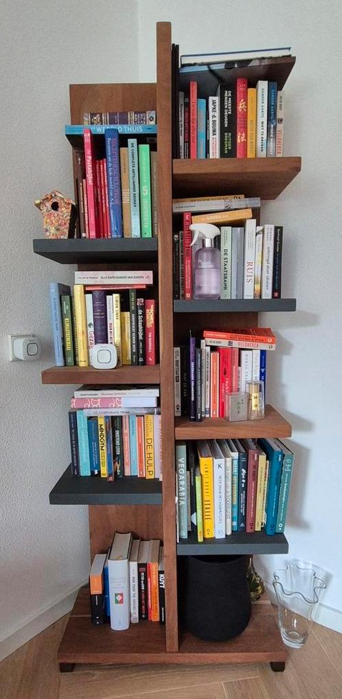 Falster | Boekenkast | Eikenhout | Henders & Hazel, Huis en Inrichting, Kasten | Boekenkasten, Zo goed als nieuw, 50 tot 100 cm