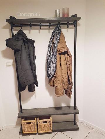 Kapstok I Diverse kleuren I Verstelbare legplanken beschikbaar voor biedingen