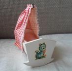 Houten schommelwiegje met dekentje., Verzamelen, Poppenhuizen en Toebehoren, Ophalen of Verzenden, Zo goed als nieuw, Gebruiksvoorwerp