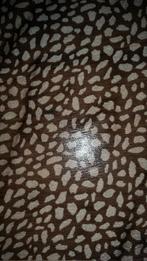 Mooie dames sjaal,  Kleur Bruin zie foto Nog nieuw., Ophalen, Nieuw, Maat 46/48 (XL) of groter, Sjaal