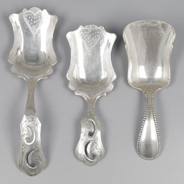 Zilver 3-delig set thee- en suikerscheppen zilver 833 antiek beschikbaar voor biedingen