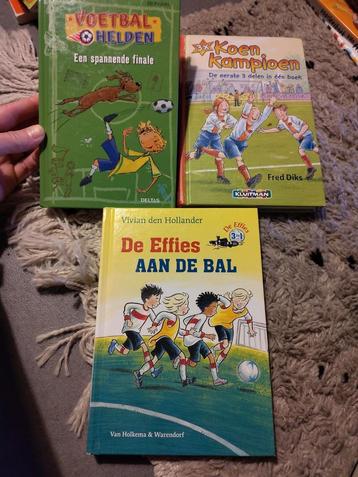 Drie leesboeken over voetbal - 3x Koen Kampioen.voerbalheld beschikbaar voor biedingen