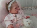 Mooie Reborn August 50 cm. met certificaat ., Verzamelen, Poppen, Ophalen of Verzenden, Zo goed als nieuw, Babypop, Levensecht of Reborn
