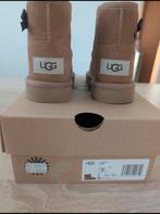 Nieuwe Uggs maat 23,5, Jongen of Meisje, Nieuw, Ophalen of Verzenden, Laarzen