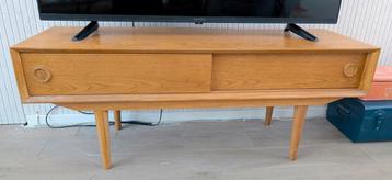 TOT 7/11 BESCHIKBAAR! Retro TV Meubel - Eikenhout - 120cm beschikbaar voor biedingen