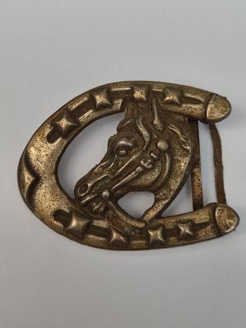 Vintage metalen gesp met hoefijzer en paardenkop – jaren ’50 beschikbaar voor biedingen