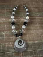 Zwart/grijs grote kralen ketting met hanger, Kunststof, Verstelbaar, Zwart, Ophalen of Verzenden