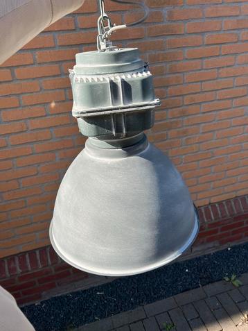 Industriële Hanglamp beschikbaar voor biedingen