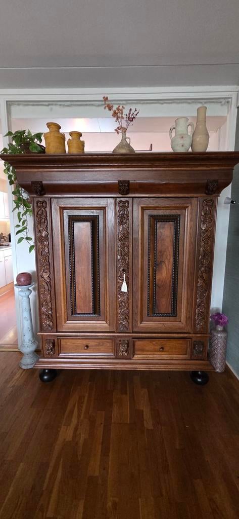 Groenlose ranken/kussen kast, Antiek en Kunst, Antiek | Meubels | Kasten, Ophalen