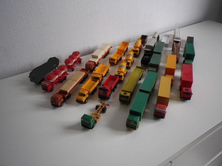 Lot Kibri bouw en transport voertuigen., Hobby en Vrije tijd, Modelauto's | 1:87, Gebruikt, Bus of Vrachtwagen, Overige merken
