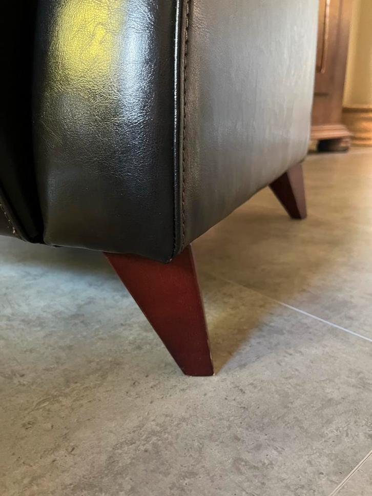 Twee bruine Leren Fauteuils - Goede Staat, Huis en Inrichting, Fauteuils, Gebruikt, Leer, 50 tot 75 cm, Minder dan 75 cm, Ophalen