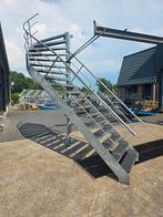 Stalen hoektrap gegalv. Hoog 3,48 mtr. Nob084, Doe-het-zelf en Verbouw, Ladders en Trappen, Ophalen, Zo goed als nieuw, 2 tot 4 meter