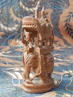 Olifant met berijder antiek Oosters beeldje van hout 12 cm., Ophalen of Verzenden