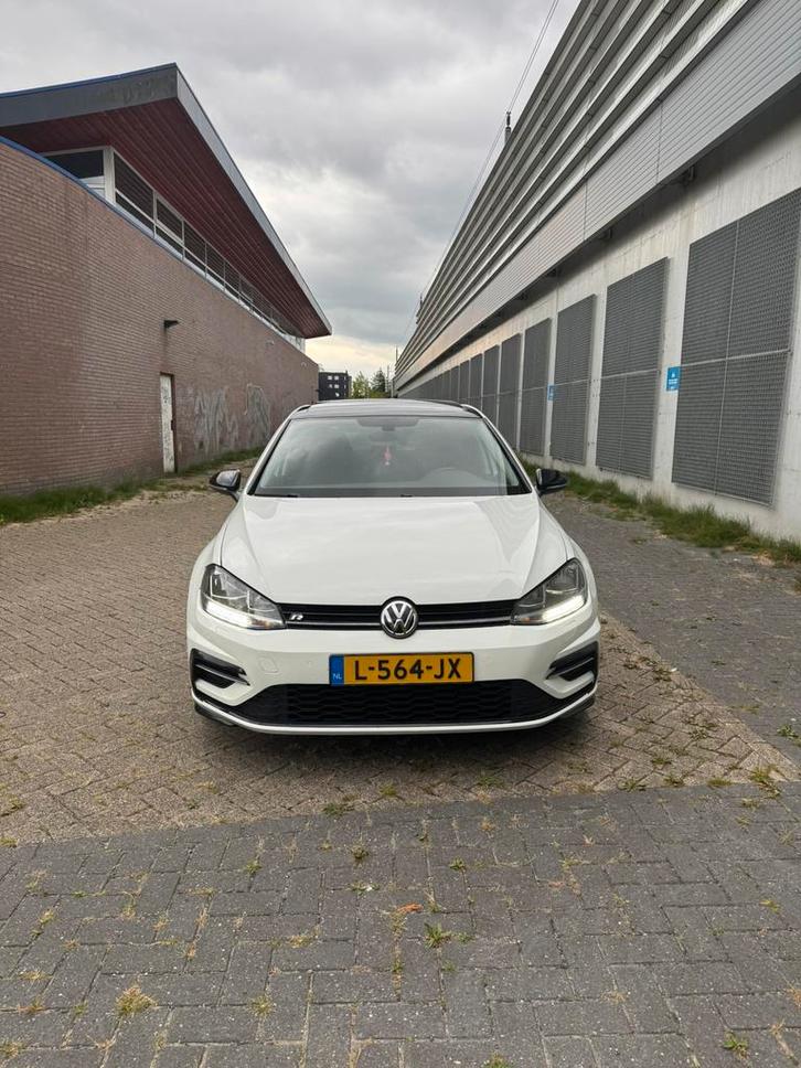 Volkswagen Golf 1.6 TDI 115pk 7-DSG 5D 2017 Wit, Auto's, Volkswagen, Particulier, Golf, Diesel, E, Hatchback, Automaat, Geïmporteerd