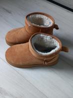 Dames uggs maat 39  1x gedragen igst, Kleding | Dames, Schoenen, Ophalen of Verzenden, Zo goed als nieuw, Zwart