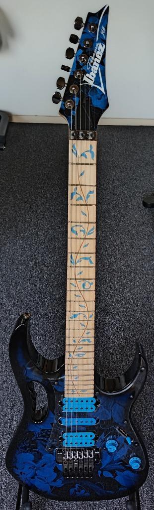 Ibanez JEM77P-BFP Steve Vai Premium Blue Floral Pattern, Muziek en Instrumenten, Snaarinstrumenten | Gitaren | Elektrisch, Zo goed als nieuw