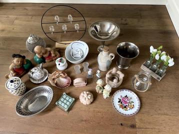 Te koop: doos met diversen huis accessoires beschikbaar voor biedingen