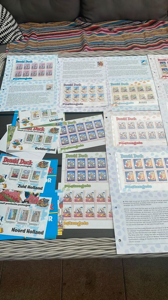 Postzegels Disney, Postzegels en Munten, Postzegels | Volle albums en Verzamelingen, Nederland, Ophalen of Verzenden