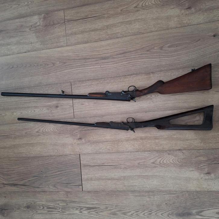 2 vrijgestelde plooigeweertjes, Antiek en Kunst, Antiek | Overige Antiek, Ophalen of Verzenden