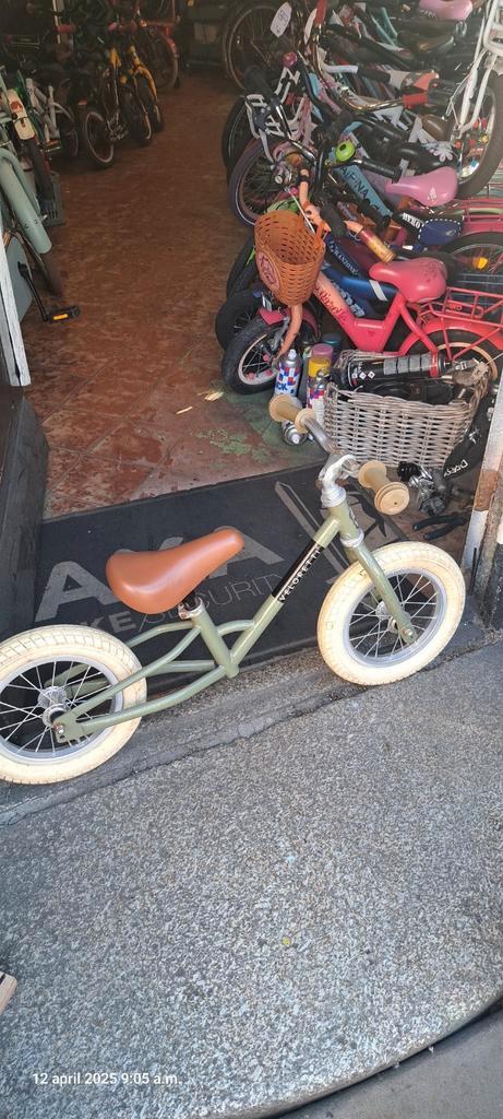 Prachtige Veloretti loopfiets, Kinderen en Baby's, Speelgoed | Buiten | Voertuigen en Loopfietsen, Zo goed als nieuw, Loopfiets