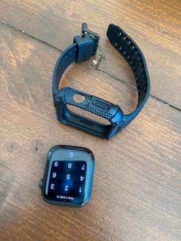 Apple Watch serie 7 45 mm beschikbaar voor biedingen