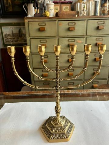 Antieke messing menora – 19e / vroege 20e eeuw – Judaïca. beschikbaar voor biedingen