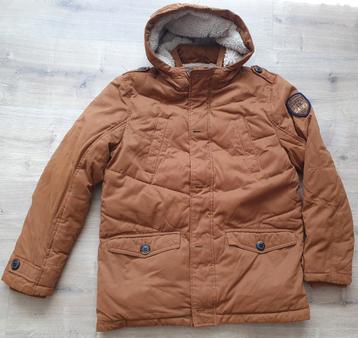 Bruine winterjas 158 jongen  beschikbaar voor biedingen