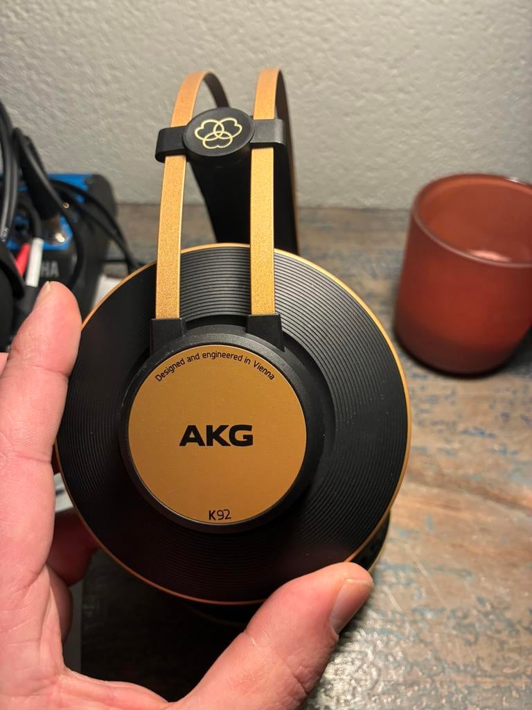 AKG K92 studio koptelefoon, Ophalen of Verzenden, Zo goed als nieuw, Over oor (circumaural), Overige merken