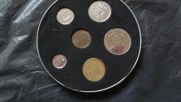 Mooi blik met munten uit 1979, ,met GRATIS een artikel beschikbaar voor biedingen