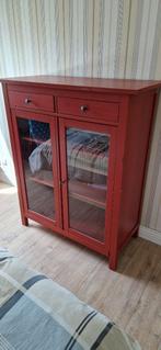Rood Linnenkastje, Ophalen