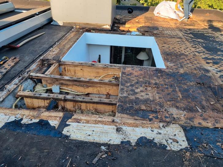 De Dakdekker voor Nijmegen en omstreken. Bijna 30jr ervaring, Diensten en Vakmensen, Dakdekkers en Rietdekkers, Bitumineus, Kunststof