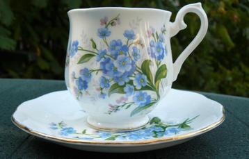 Royal Albert Forget-Me-Not, kop en schotel model Hampton. beschikbaar voor biedingen