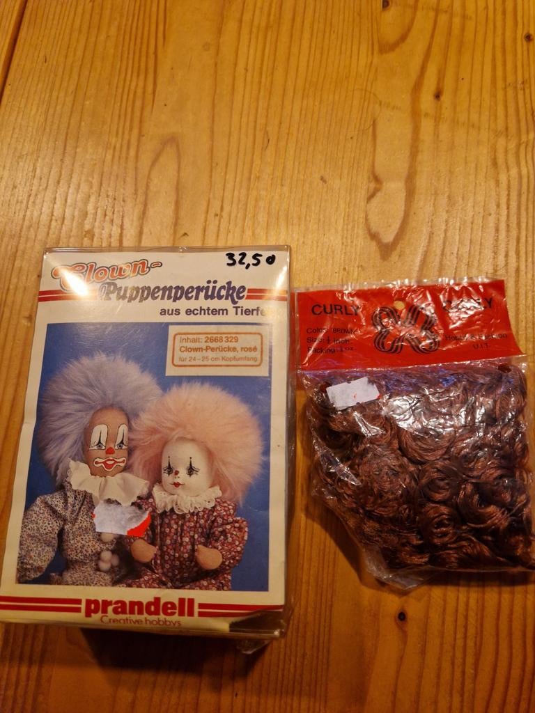 Poppenpruikjes - Clown & Krullenpruik, Hobby en Vrije tijd, Knutselen, Ophalen of Verzenden, Nieuw