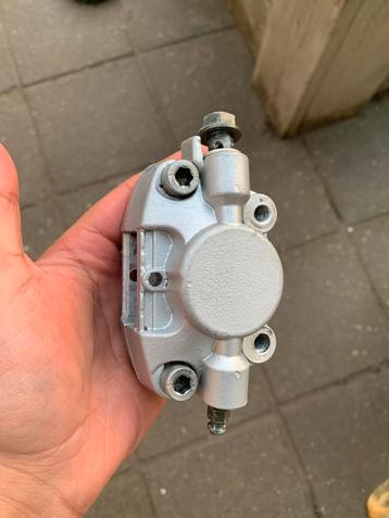 Zilveren Remklauw - Auto Onderdeel beschikbaar voor biedingen