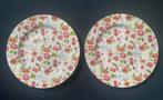 2 Borden: roze/rode bloemen op roze ondergrond. D. 20 cm., Huis en Inrichting, Keuken | Servies, Overige typen, Ophalen of Verzenden