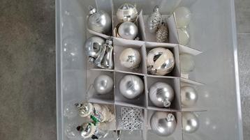 Kerstballen zilver en brons/bruin  beschikbaar voor biedingen