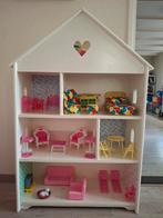 Vakantie tip! Leuk barbie/poppenhuis incl. meubels, Ophalen, Zo goed als nieuw