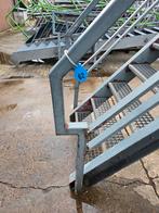 Stalen trapje grijs hoog 1,2mtr. Nob062, Doe-het-zelf en Verbouw, Ladders en Trappen, Ophalen, Zo goed als nieuw, 2 tot 4 meter