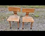 Te koop 2 retro houten kinder stoeltjes stoelen school stoel, Ophalen of Verzenden, Gebruikt, Stoel(en)