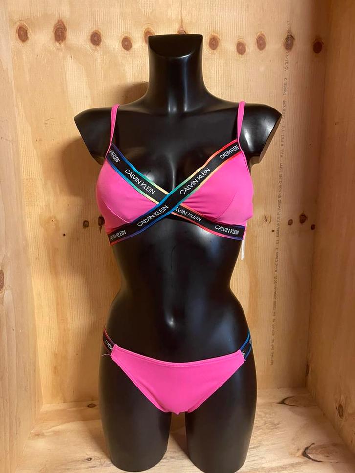 Calvin klein bikini maat m  model europe, Kleding | Dames, Badmode en Zwemkleding, Nieuw, Bikini, Roze, Verzenden