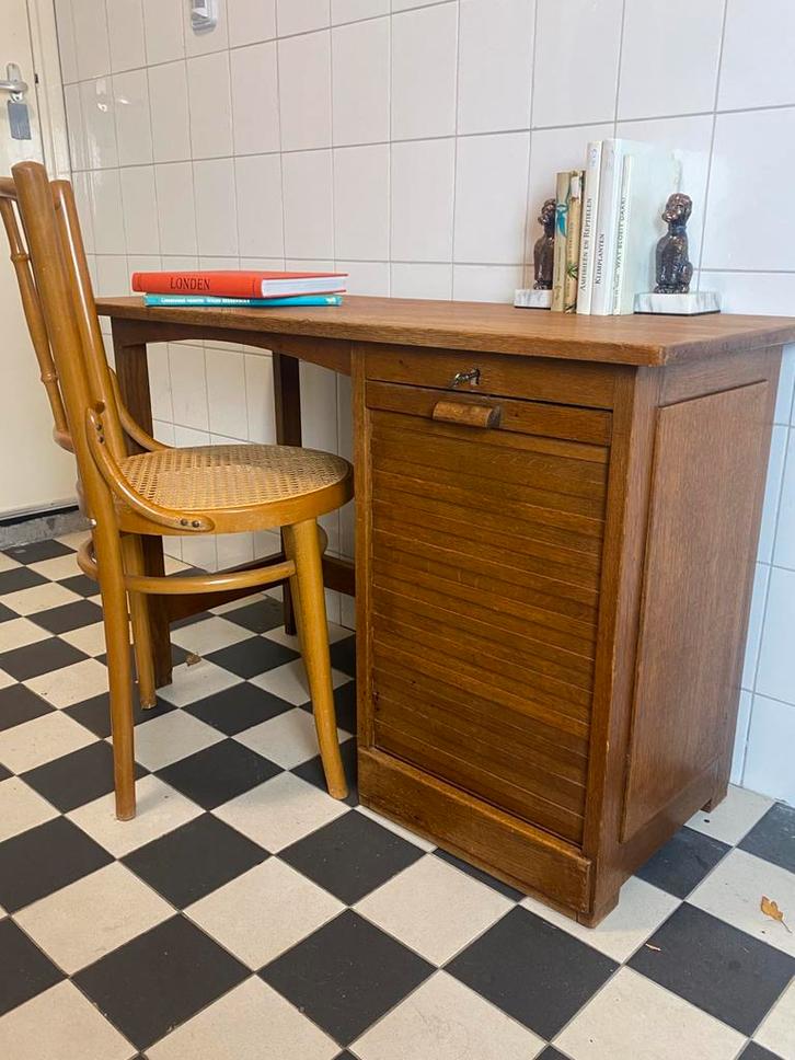 Prachtig vintage bureau met roldeurtje, Huis en Inrichting, Bureaus, Zo goed als nieuw, Ophalen of Verzenden