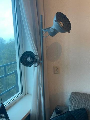 Industriële Staande Lamp (vloerlamp) beschikbaar voor biedingen