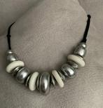Vintage Collier met grove rode zilver kralen en steen, Verstelbaar, Wit, Ophalen of Verzenden, Zo goed als nieuw