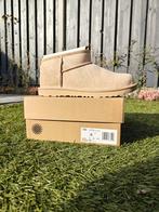 UGG Ultramini Sand/Sawdust Maat 38 Nieuw!, Kleding | Dames, Schoenen, UGG, Beige, Nieuw, Ophalen of Verzenden