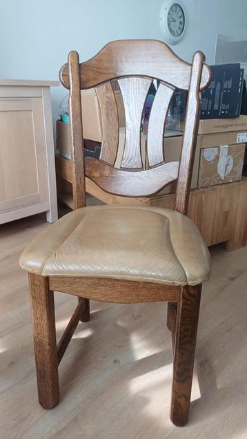 eiken stoelen beschikbaar voor biedingen