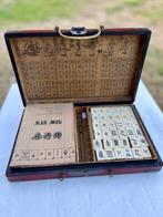 Antieke Mahjong Set in Koffer met Draak & Feniks Motief, Hobby en Vrije tijd, Gezelschapsspellen | Bordspellen, Ophalen of Verzenden